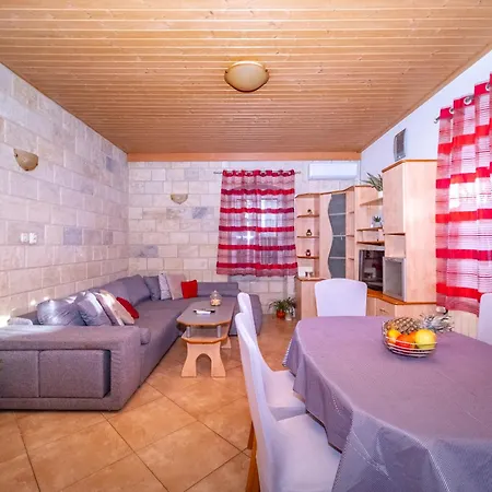 Ground Floor Diana Postira