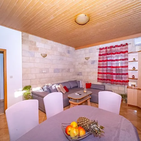 Apartment Ground Floor Diana Postira